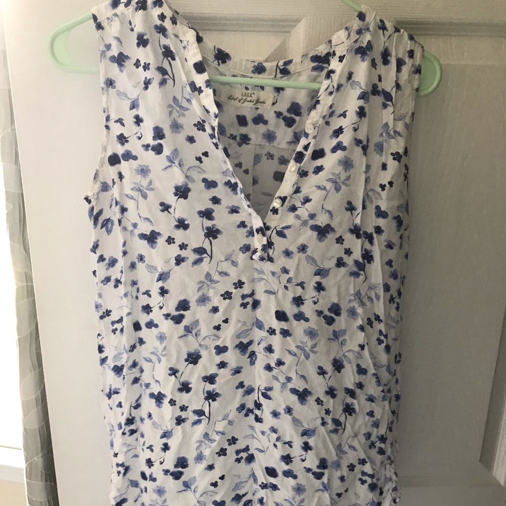 sleeveless blouse